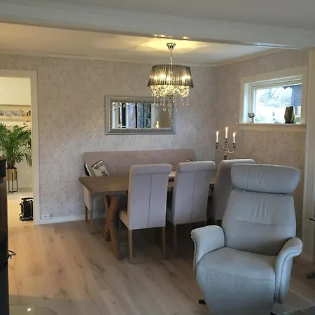 Skoglund Stranda (More og Romsdal)