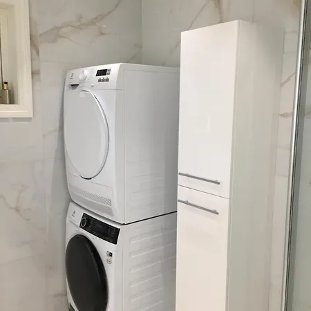 Skoglund * Stranda (More og Romsdal)