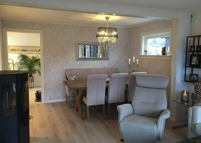 Skoglund Stranda (More og Romsdal)