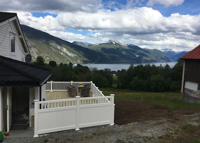 Skoglund Stranda (More og Romsdal)